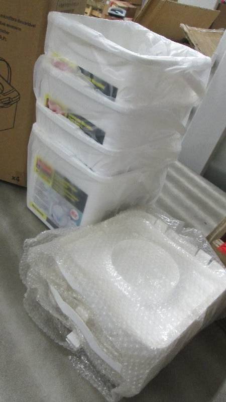 Lot of 4 Rubbermaid Disposable Clot...