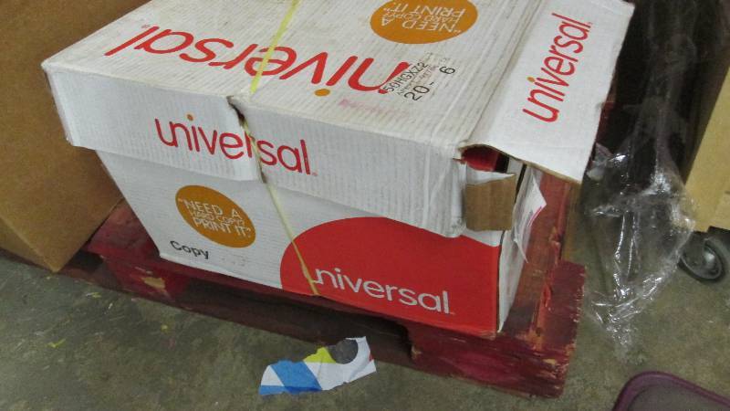 Case of Universal Copy Paper 20lb 8...