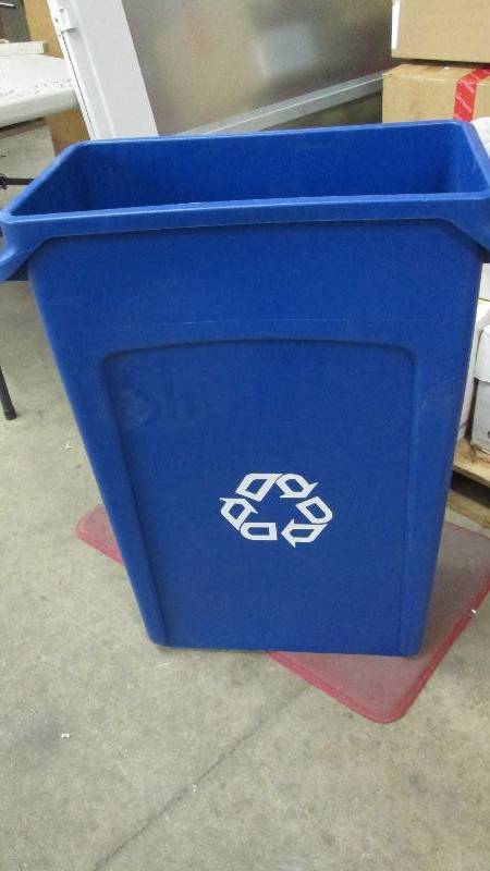 Rubbermaid SlimJim Recycling Bin Re...