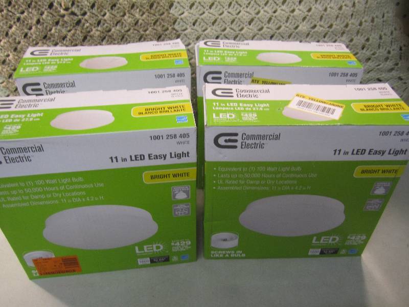 lot 362 image: Lot of 4 - 11 LED Easy Lights Open...