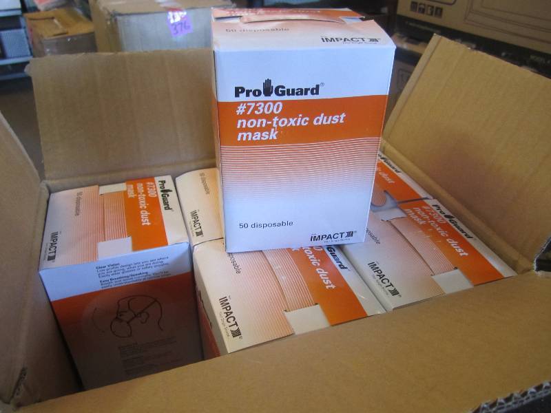 lot 378 image: Case of 600 Disposable Non-Toxic Du...