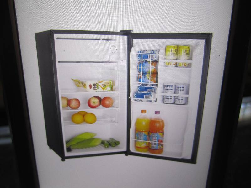 lot 380 image: Magic Chef 3.5 Cu Ft Mini Refridger...