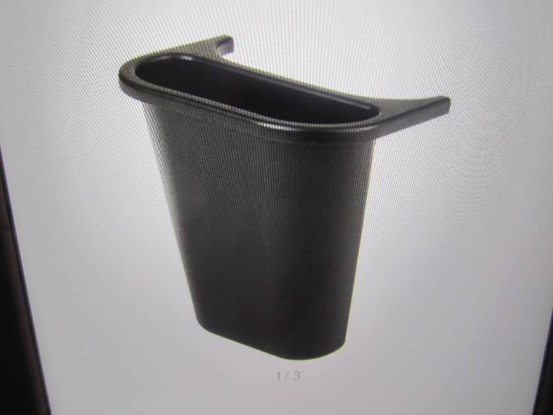 lot 383 image: Case of 12 Rubbermaid 10 38 Recyc...