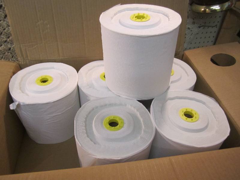 lot 33 image: Case of 6 White High Capacity Roll ...