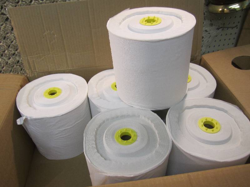 lot 35 image: Case of 6 White High Capacity Roll ...