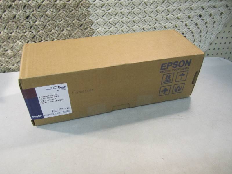 lot 85 image: Epson Premium Glossy Photo Paper 16...