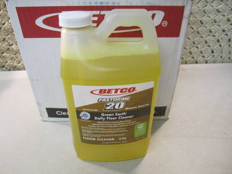 lot 98 image: Case of 4 Betco Fastdraw 20 Green E...
