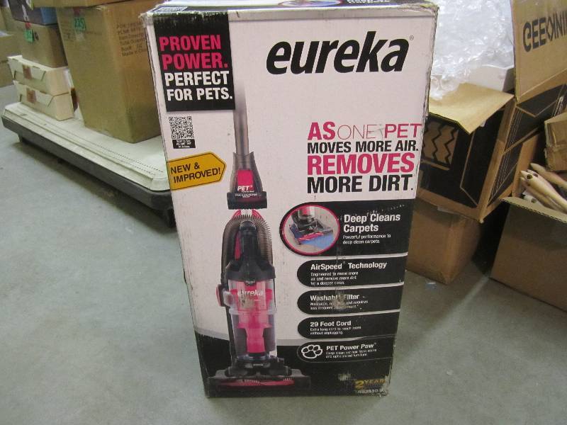 lot 112 image: Eureka As One Pet Bagless Upright V...