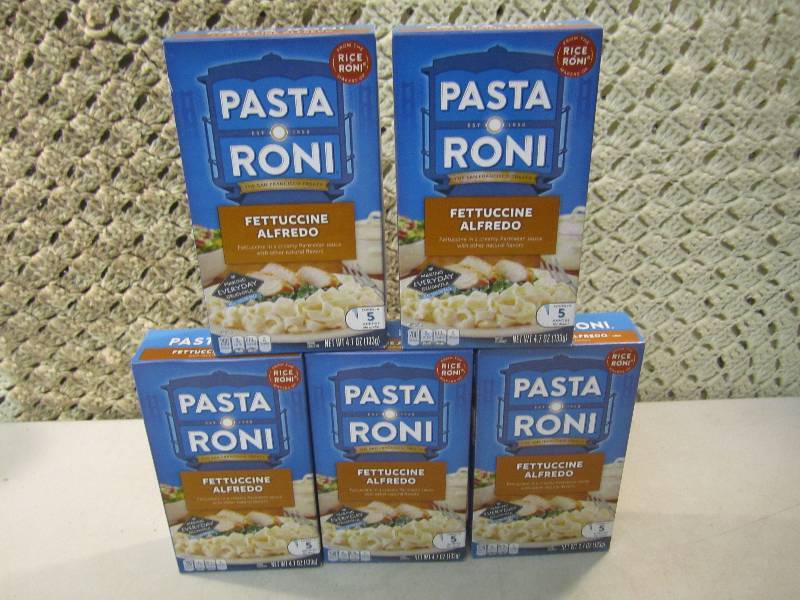 lot 134 image: Lot of 5 Boxes Pasta Roni Fettuccin...