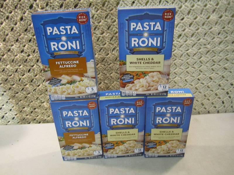 lot 136 image: Mix Lot of 5 Boxes Pasta Roni 2 Fet...