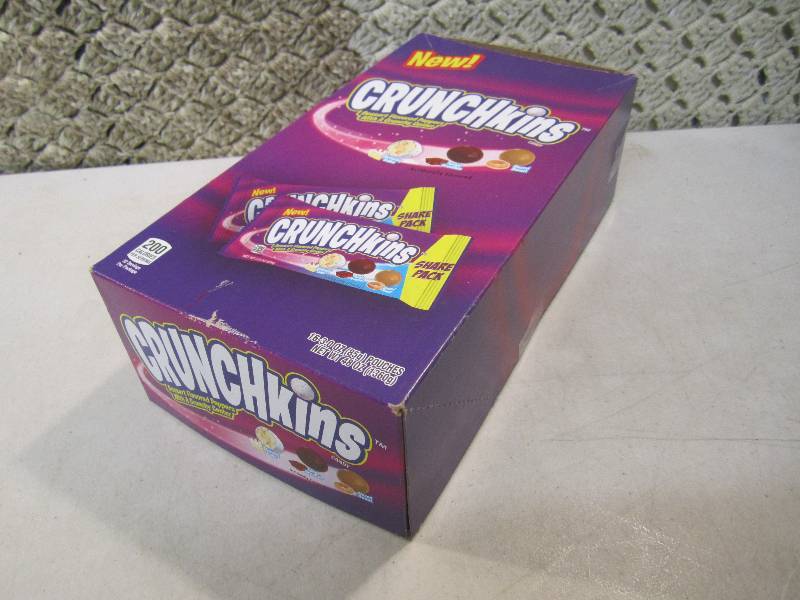 lot 139 image: Box of 16 Bags Crunchkins Dessert F...