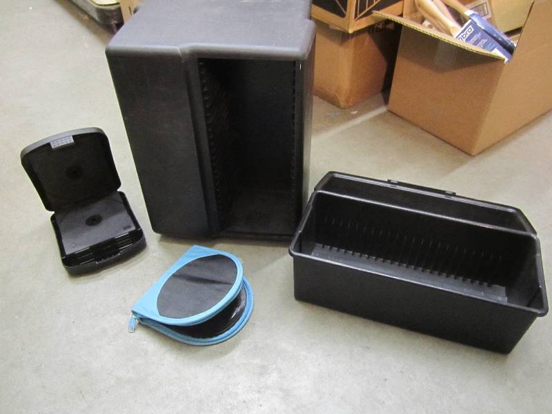 lot 164 image: Lot of CD HoldersRacks  D-3T...