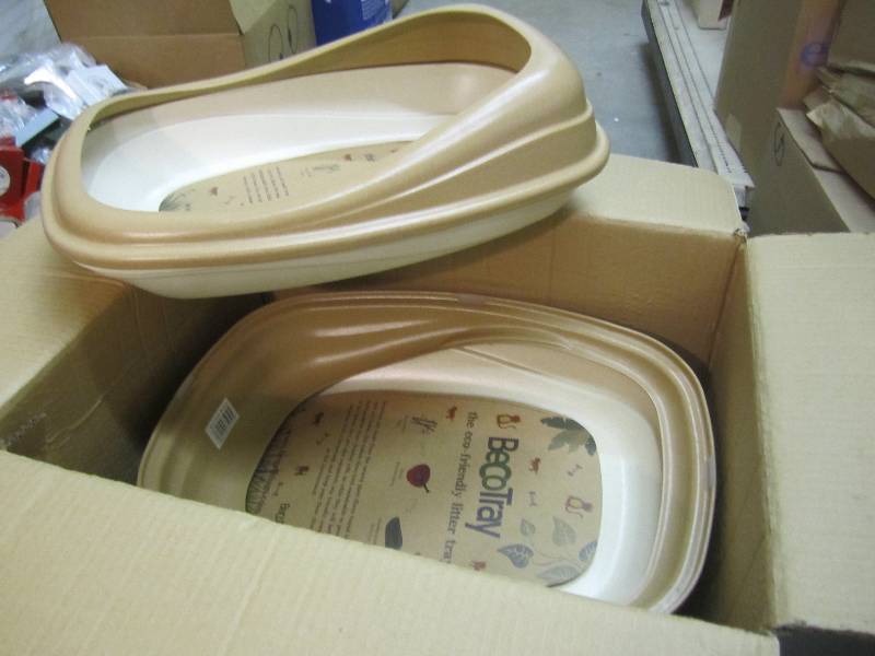 lot 172 image: Case of 5 Beco Tray Cat Litter Tray...