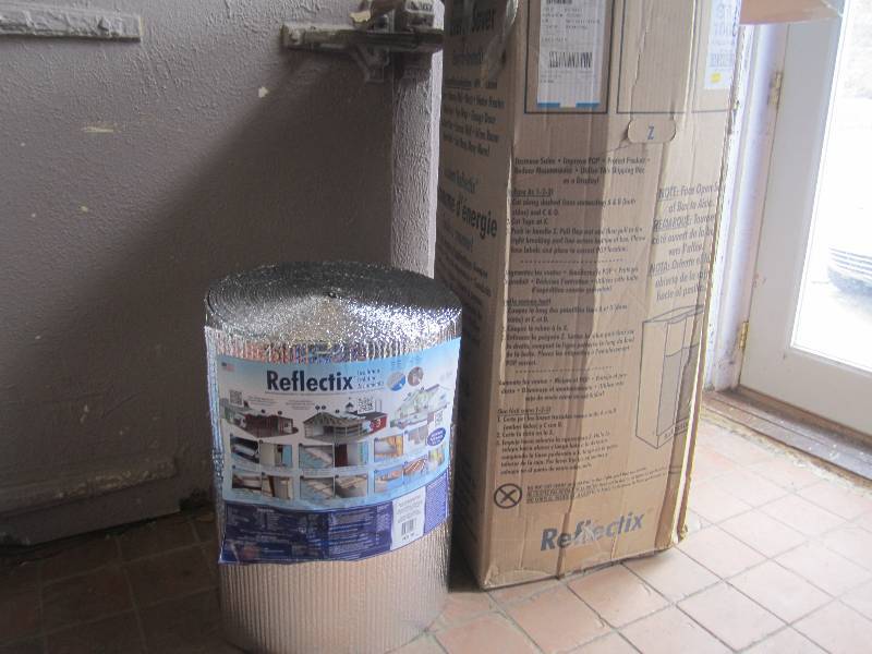 lot 190 image: Case of 2 Rolls Reflectix Reflectiv...