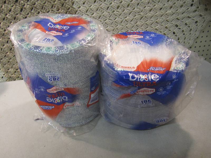 lot 192 image: 2 Packs of Dixie Ultra Plates 1 pac...