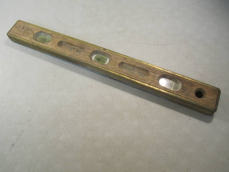 lot 201 image: Vintage 24 Wood Johnson Level  E-2...