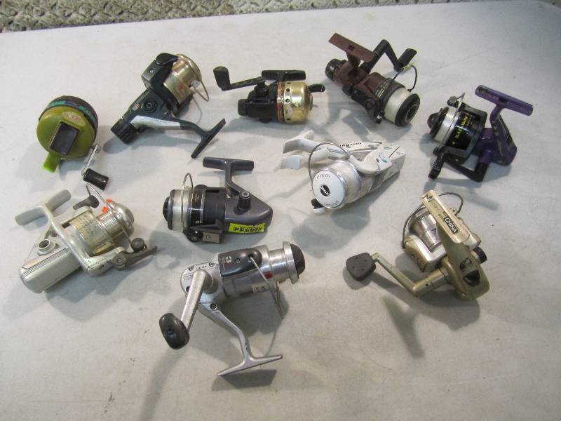 lot 205 image: Lot of 10 Misc Fishing Reels Some a...