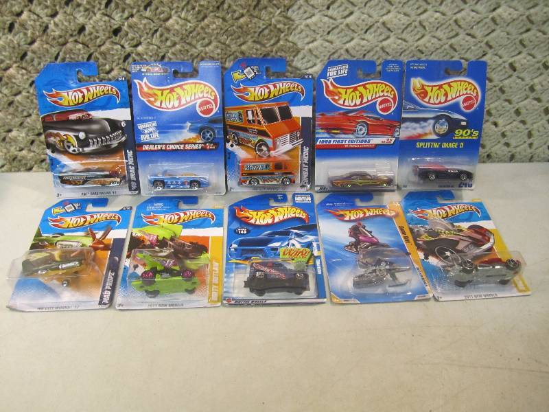 lot 209 image: Lot of 10 Misc Hot Wheels Cars Etc ...