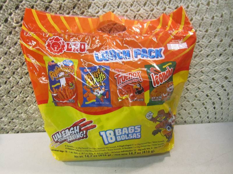 lot 212 image: Leo 18 Bag Lunch Pack Snacks and Ch...