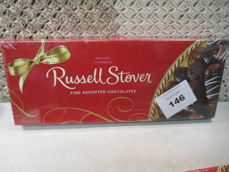 lot 220 image: Large Box (9.25 x 23.25) Russell ...
