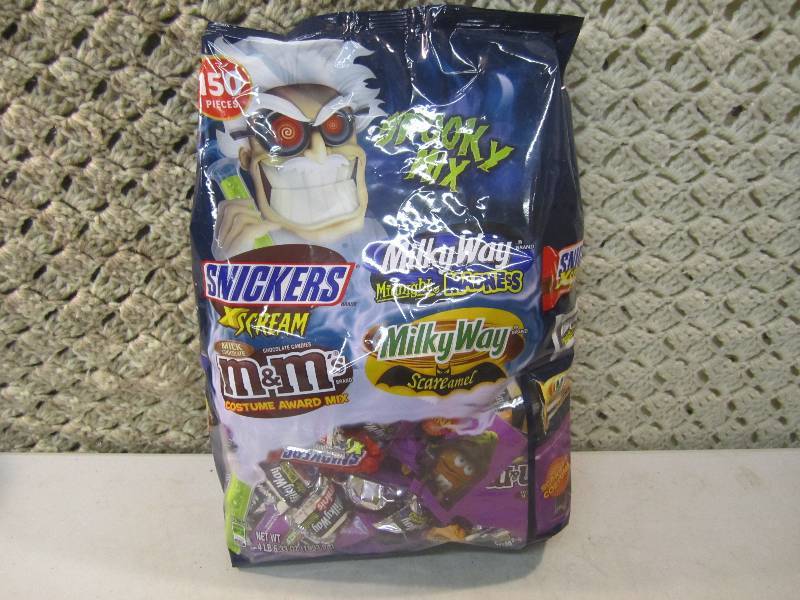 lot 223 image: Large Bag of Mixed Candy 150 Pieces...