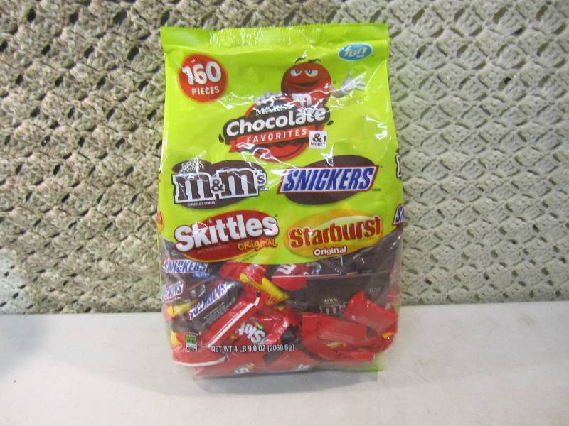 lot 224 image: Large Bag of Mixed Candy 160 Pieces...