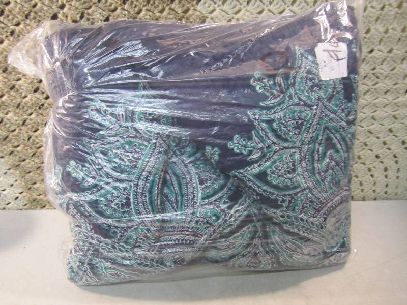lot 296 image: FullQueen Size Quilt  D-3T...