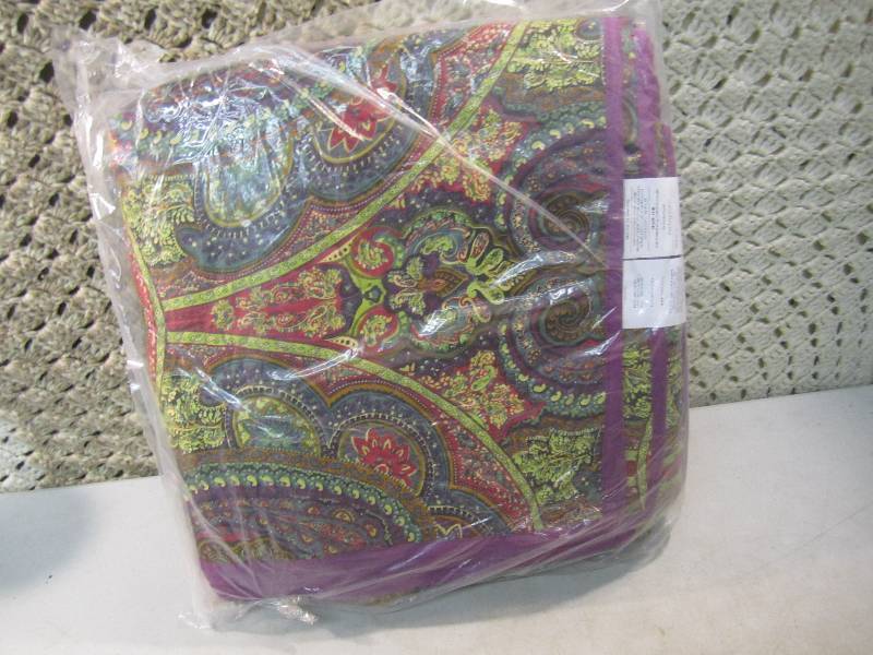 lot 306 image: FullQueen Size Quilt  RM2...