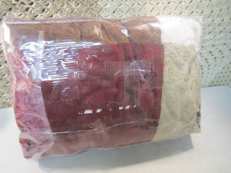 lot 314 image: Bedspread Unknown Size  RMC...