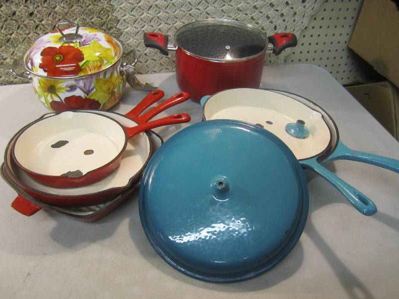 lot 322 image: Lot of Misc Cast Iron and Other Def...