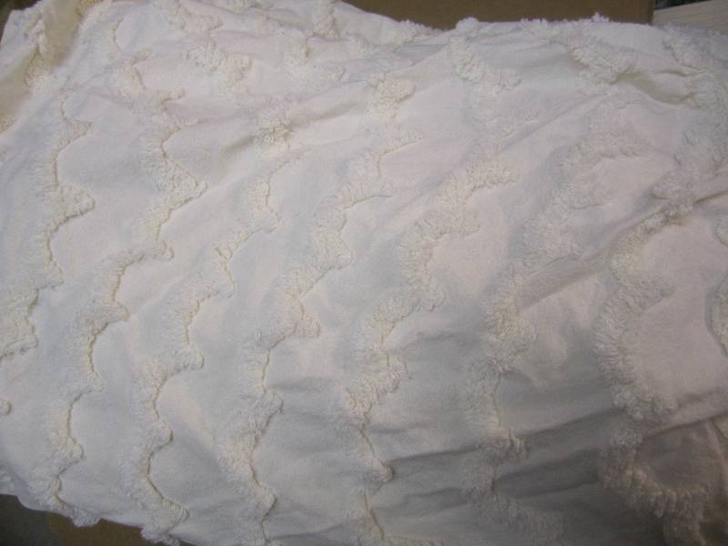 lot 330 image: Queen Size Bedspread  RMBC...