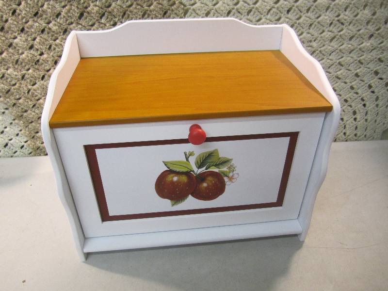 lot 335 image: Wood Bread Box 15 x 10.75 x 11.25...