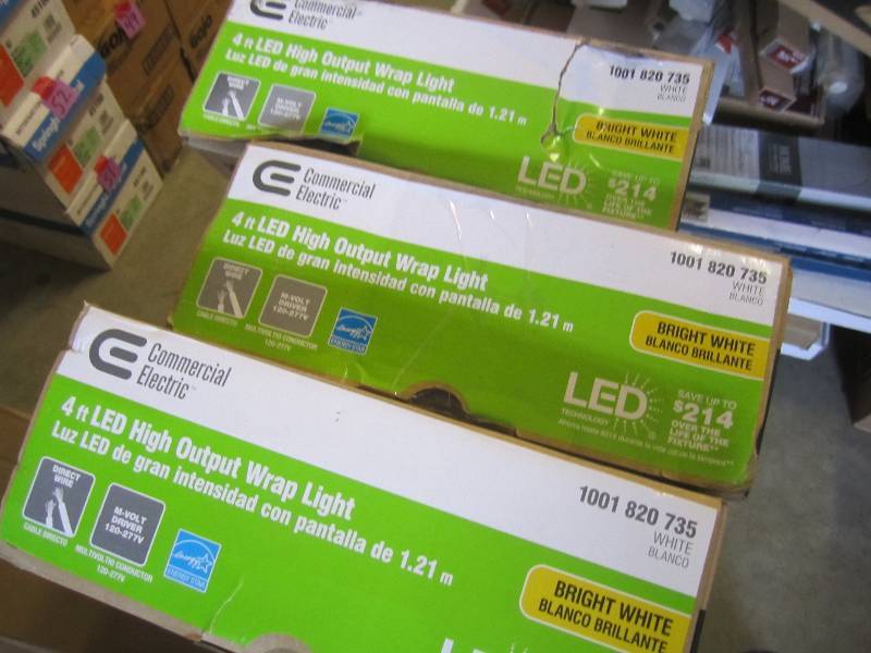 lot 349 image: Lot of 3 - 4 ft LED High Output Wra...