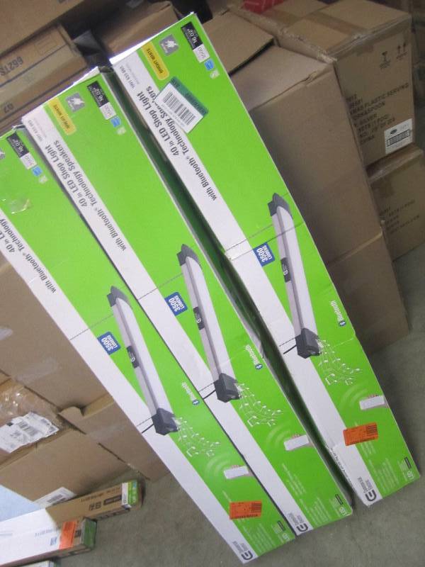 lot 355 image: Lot of 3 - 40 inch LED Shop Lights ...