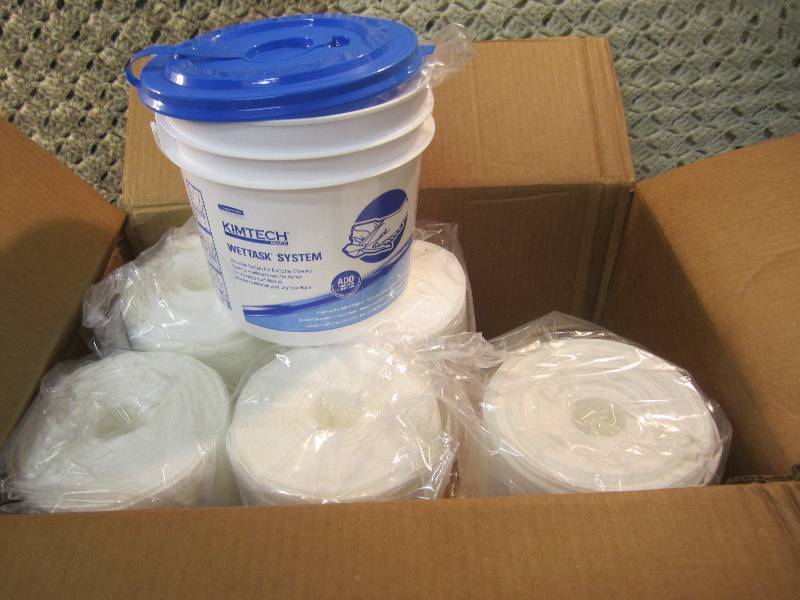 lot 421 image: Case with 6 Rolls of Wipes (dry) an...