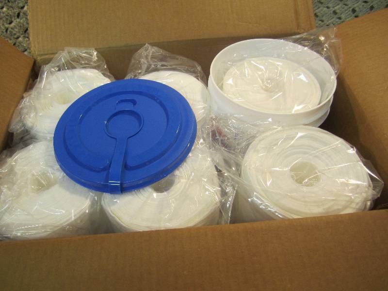 lot 422 image: Case with 6 Rolls of Wipes (dry) an...