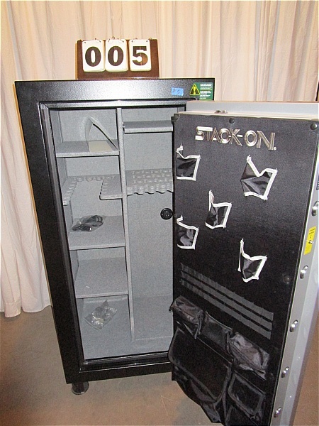 lot 5 image: Stack-On Total Defense 40 Gun Safe
