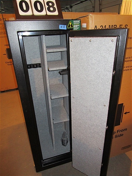 lot 8 image: Stack-On FS Series 14 Gun Safe