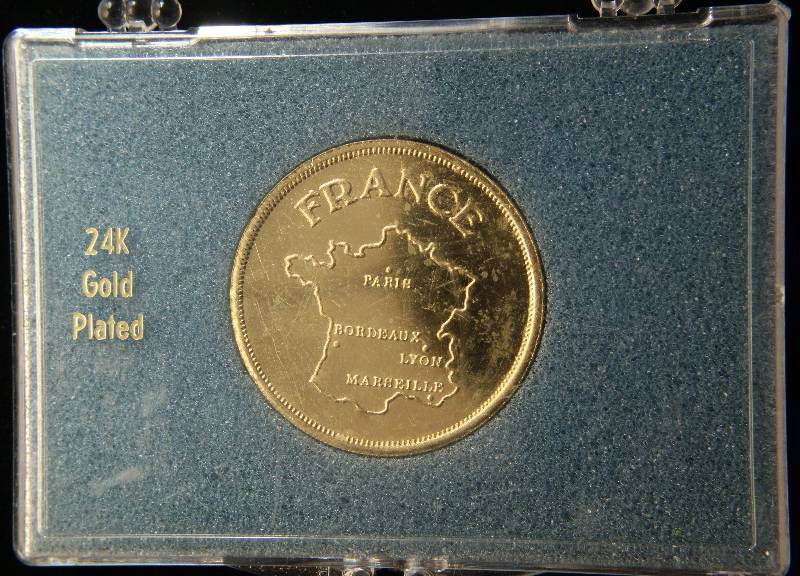 1982 WORLDS FAIR PARIS FRANCE COMMEMORATIVE IN ORIGINAL PACKAGE