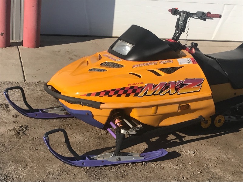 1997 Ski-Doo MXZ Snowmobile