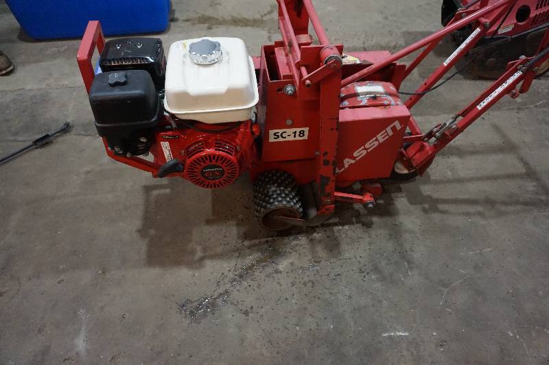 lot 4 image: Classen Model SC-18 Gear Drive Power Sod Cutter