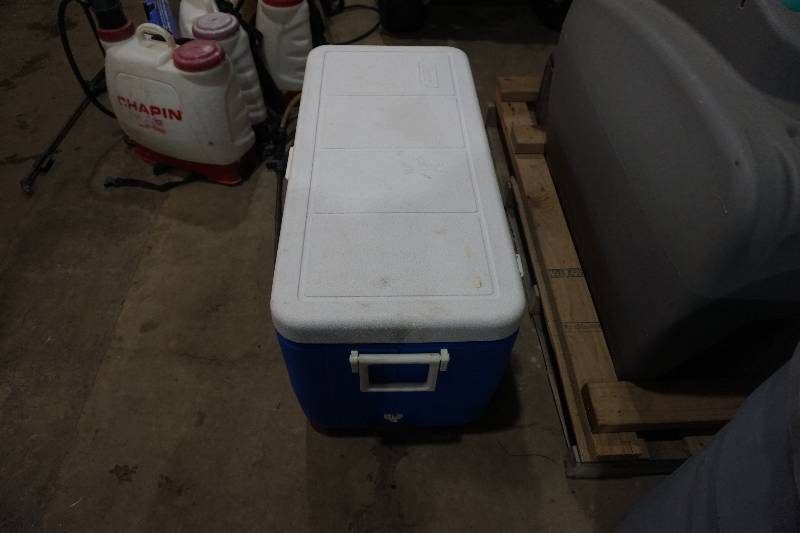 lot 77 image: Coleman Model 100 Cooler
