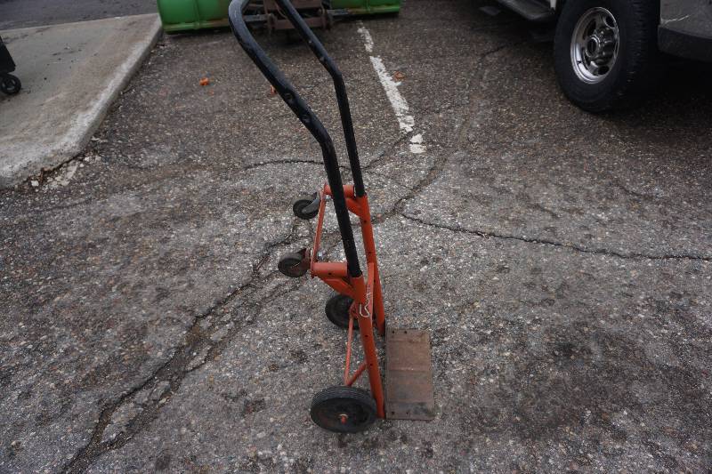 lot 75 image: 2 Wheel Upright ApplianceMaterial Movement Dolly