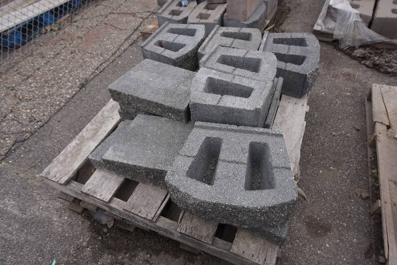 lot 47 image: Partial Pallet Marshall Smart 6 16 x 6 Wall Stone