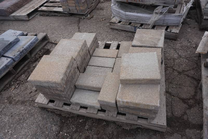 lot 56 image: Partial Pallet of Rochester Pavers