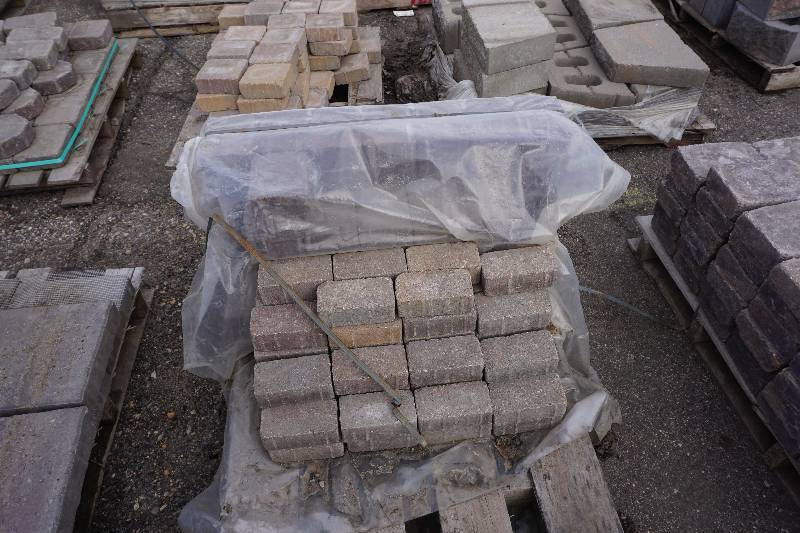lot 60 image: Pallet of Borgert  Bavaria Pavers