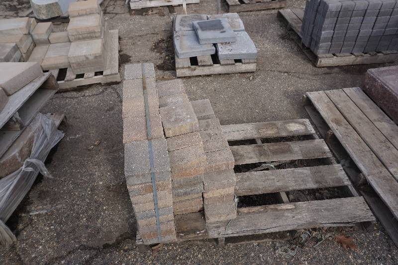 lot 65 image: Pallet of Borgert  Bavaria Pavers