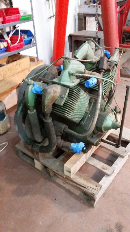GARDEN - DENVER  CHAMPION MODEL R-70A AIR COMPRESSOR