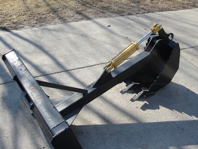 BACKHOE ATTACHMENT