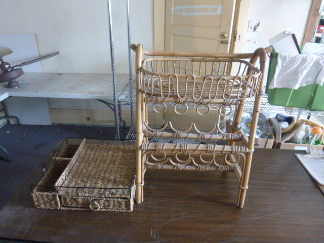 lot 6 image: Bamboo Wine Rack and Woven Desk Organizer